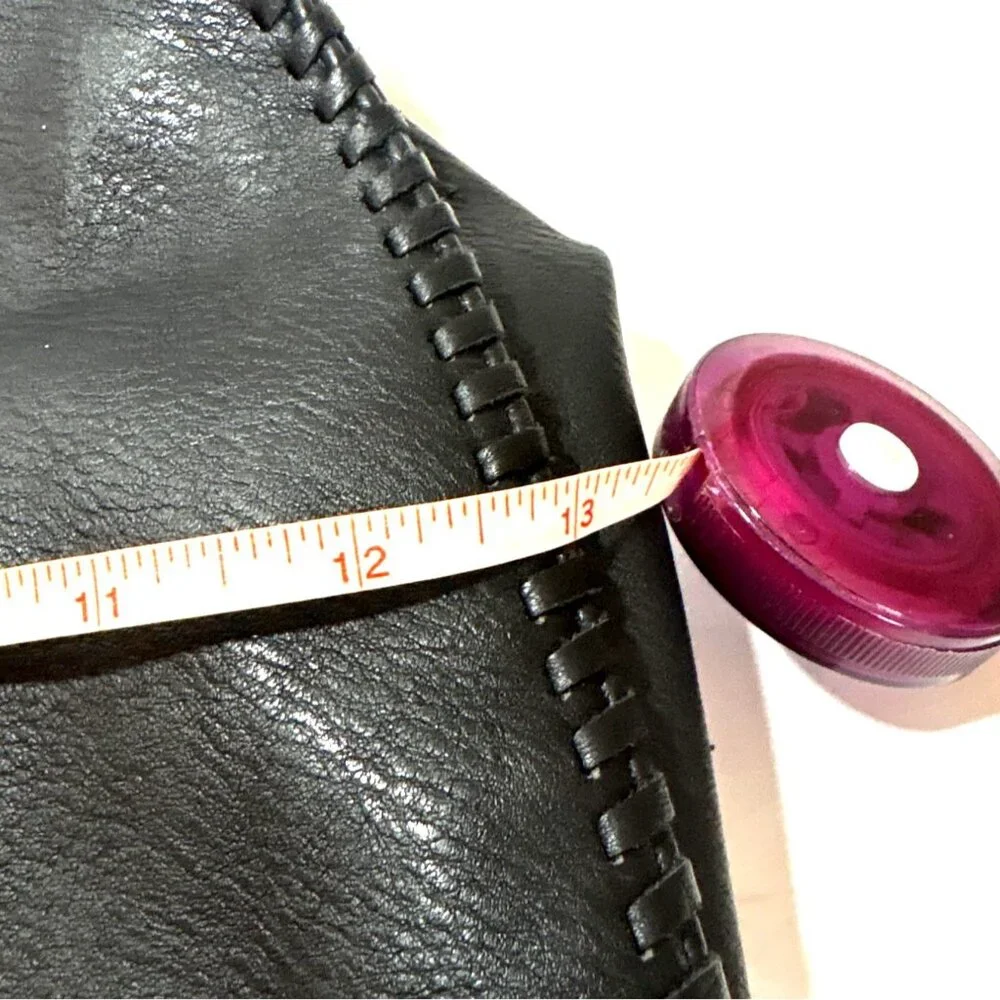 Antik Kraft Black Faux Leather Shoulder Bag With Gold-Tone Accents & Pink Patter - Picture 5 of 8